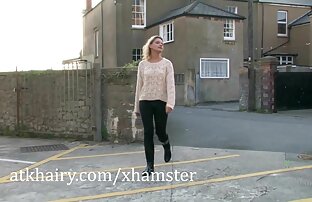 XXX Hottie si video pornoorge masturba su una sedia