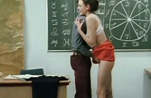 Erotica sotto la doccia, da video orgia amatoriale una giovane ragazza con un culo