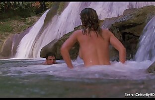 XXX Due lesbiche sono video orgia amatoriale soddisfacenti con un strapon.